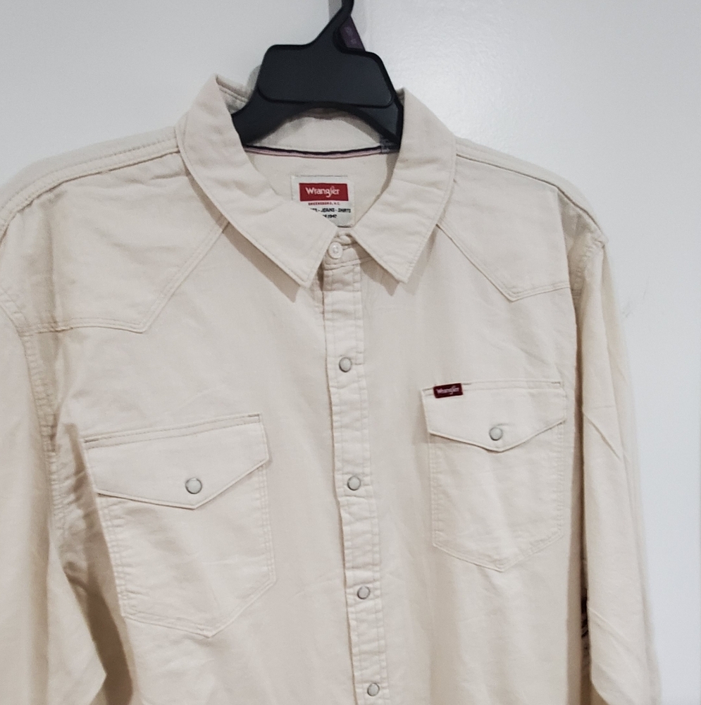 Wrangler Men's Casual Cream Button Down Shirt